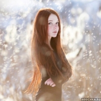 Картинка с длинноволосой рыжей девушкой