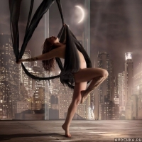 Картинка с необычно танцующей девушкой