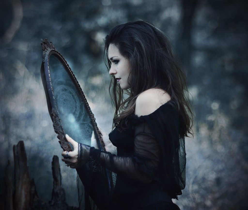 Картинка 1024x869 | Фото с девушкой с зеркалом в черном платье | Девушки, фото