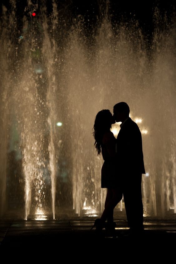 Картинка 564x847 | Влюбленная пара под дождем | Любовь, Силуэты, фото